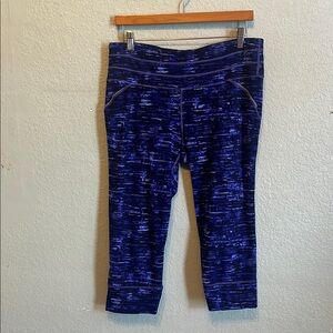 3/4 Athleta Blue Patterned Leggings Moisture-Wicking